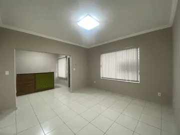 Casa comercial disponível para alugar por R$ 5.500,00 no Vila Santa Catarina em Americana/SP.
