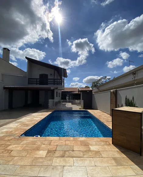 Casa com piscina á venda por R$980.000,00 e locação no valor de R$ 4.500,00, no Jardim Ipiranga em Americana/SP