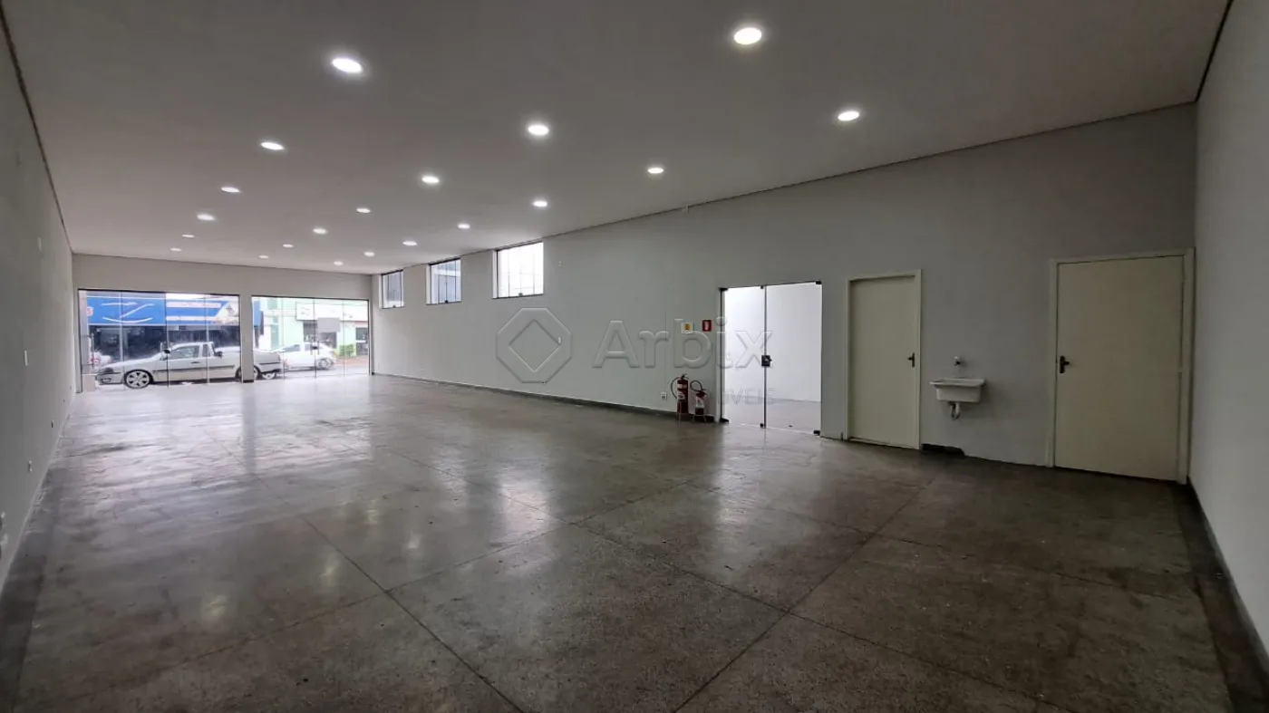 Comprar Comercial / Salão Comercial em Santa Bárbara D`Oeste - Foto 2