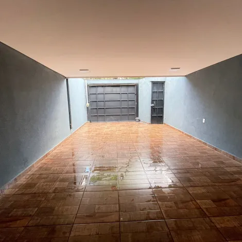Casa Residencial disponível para venda e alugar por R$ 2.300,00/mês no bairro residencial Jardim Santana em Americana/SP.