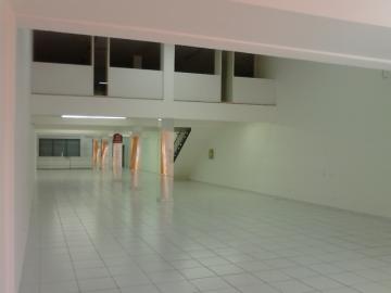Salão comercial disponível para locação por R$ 7.500,00/mês no Centro de Americana/SP.