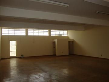 Salão disponível para locação por R$ 7.000,00/mês no Jardim Girassol em Americana/SP.