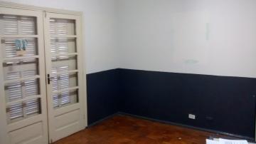 Sala comercial disponível para locação por R$ 1.000,00/mês no Centro de Americana/SP.