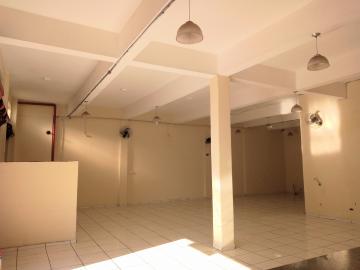 Salão comercial disponível para locação por R$ 6.000,00/mês no Centro em Americana/SP.