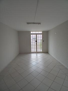 Casa comercial disponível para locação por R$ 3.800,00/mês no Vila Pavan em Americana/SP.