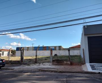 Terreno comercial disponível para alugar por R$ 980,00/mês no bairro Vila Dainese em Americana/SP.