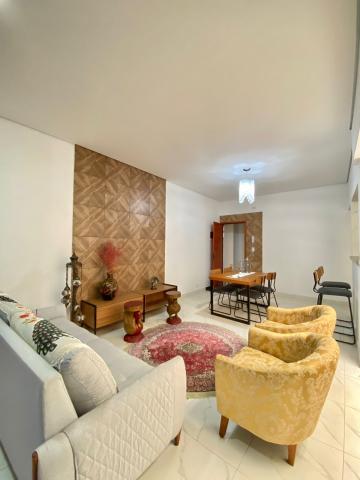 Apartamento decorado para alugar com 01 dormitórios por R$ 2.400,00/mês na Vila Sao Pedro em Americana/SP.