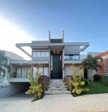 Casa em condomínio à venda por R$2.950.000,00 no Cond. Ipês Amarelos em Americana/SP