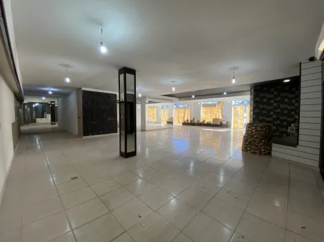 Salão comercial para alugar por R$ 10.000,00/mês na Vila Rehder em Americana/SP.