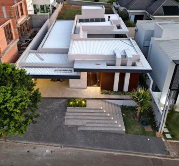 Casa em condomínio Mobiliada à venda por R$ 2.650.000,00 no Residencial Villagio em Americana/SP .