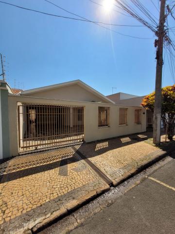 Casa disponível para alugar por R$ 3.000,00/mês no Jd. São Jose em Americana/SP.
