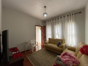 Casa mista disponível para alugar e à venda no bairro Vila Jones em Americana/SP.