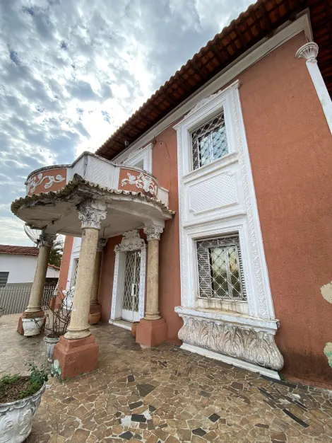 Casa comercial/residencial disponível para alugar e à venda no bairro Vila Cordenonsi em Americana/SP.