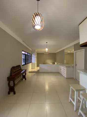 Casa residencial disponível para alugar por R$3.200,00/mês no Iate Clube Campinas em Americana/SP.