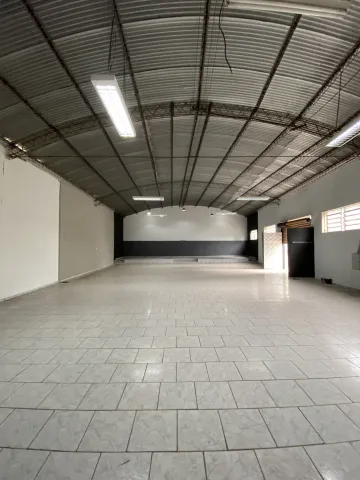 Salão comercial disponível para alugar e à venda no bairro São Domingos em Americana/SP.