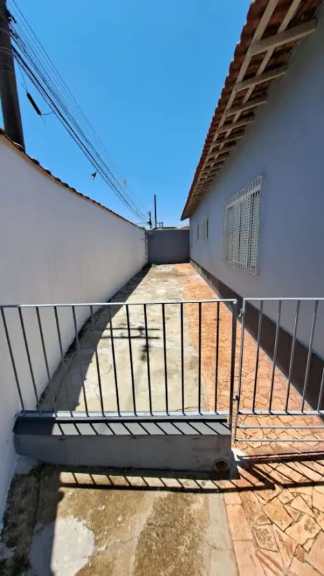 Casa disponível para locação e Venda por R$ 3.200,00/mês no bairro Vila  Amorim Jd Nossa Sra. do Carmo em Americana/SP.