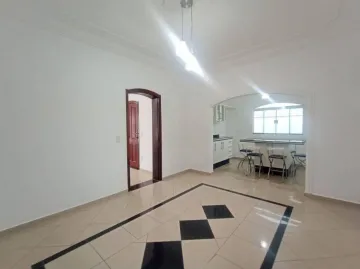 Casa residencial disponível para alugar por R$ 4.000,00/mês na Vila Amorim em Americana/SP.
