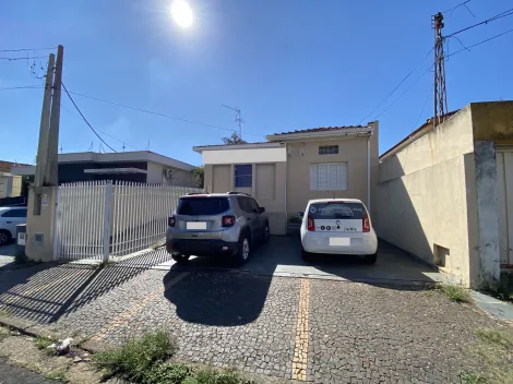 Casa comercial disponível para alugar por R$ 2.500,00/mês na Vila Pavan em Americana/SP.