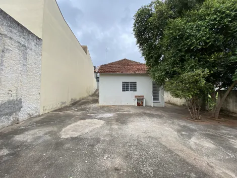 Casa residencial disponível para alugar por R$ 1.800,00/mês na Vila Jones em Americana/SP.