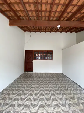 Casa residencial disponível para alugar por R$ 2.000,00/mês no bairro São Domingos em Americana/SP.