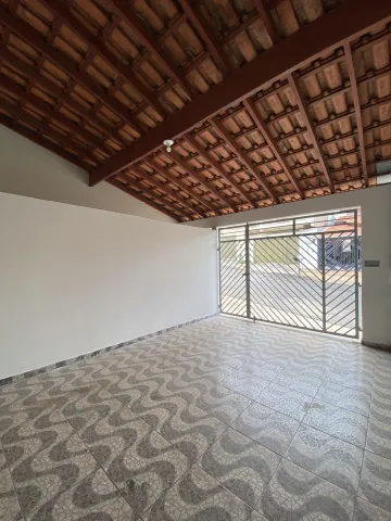 Casa residencial disponível para alugar por R$ 2.000,00/mês no bairro São Domingos em Americana/SP.